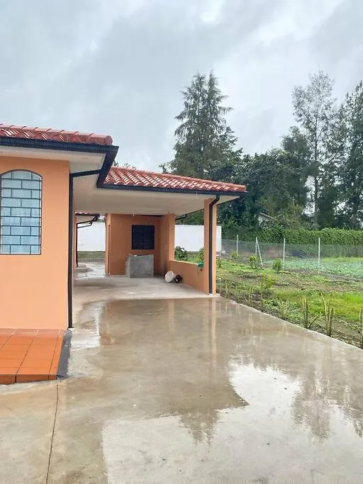 24 Hr Shuttle/Transfer Airport Quito Villa Ecuador