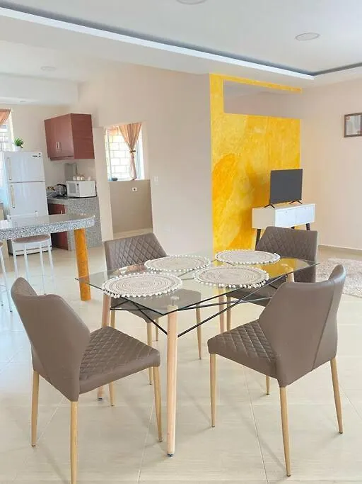 24 Hr Shuttle/Transfer Airport Quito Villa 0*,  Ecuador